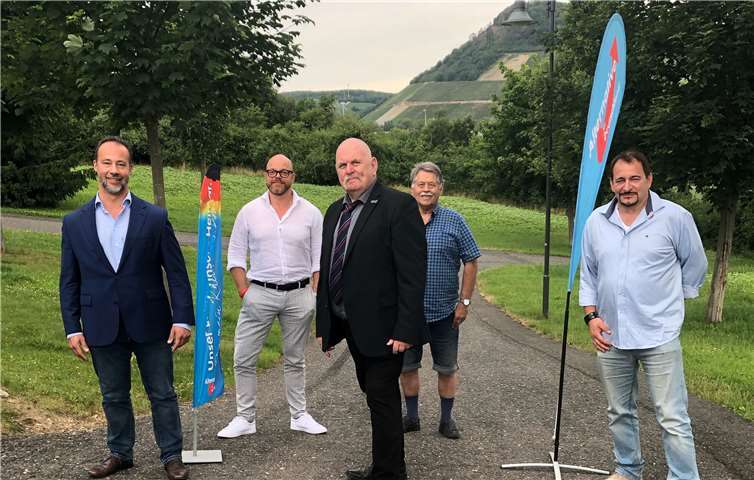 (V.l.n.r.): Dr. Jan Bollinger, MdL, Martin Kallweitt, Rüdiger Nothnick, Ralf Ramershoven, Ingo Nawa.Nicht im Bild: Lothar Glöckner, Dirk Tepper. Foto: AfD KV AW.