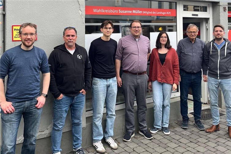 V.l.n.r. Dr. Richard Figura, Felix Blaich, Lars Gronwald, Sebastian Goerke, Rebecca Bauer, Hans-Dietrich Laubmann und Karsten Klöckner