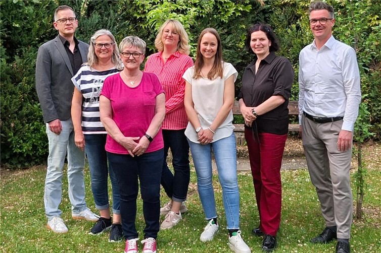 V.l.n.r.: Dr. Welf Kienle (1. Vorsitzender), Antje Zimmer, Gaby Kramer, Linda Kröll, Dr. Vera Frechen, Jana Holweg, Peter Jung.