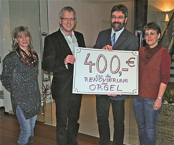 V.l.n.r.: Elke Tomkowitz-Werner, Dr. Ulrich Watrinet, Bernhard Blitsch und Claudia Lauktien bei der Spendenübergabe.privat