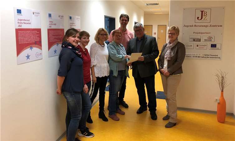 V.l.n.r.: Erika Koch, Diana Will, Klaudia Krämer, Kriemhild Seegers, Gerhard Paul, 1. Kreisbeigeordneter Michael Mahlert, Agnes Ulrich. privat