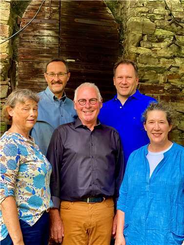V.l.n.r.: Gertrud Hermes, Pfarrer Jörg Meyrer, Paul Radermacher, Martin Pütz und Ursula Bell.  Foto: Nadine Kreuser