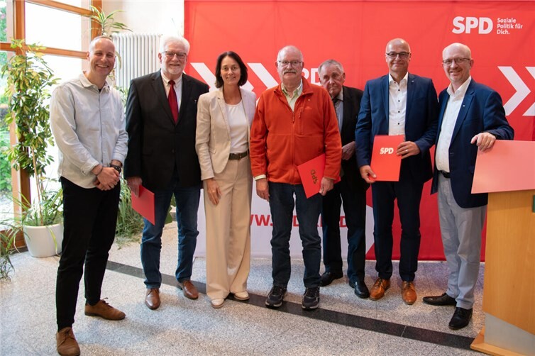 V.l.n.r.: Gregory Scholz, Helmut Wingender, Katarina Barley, Rudolf Eultgem, Toni Schüller, Thomas Braunstein, Christian Albert