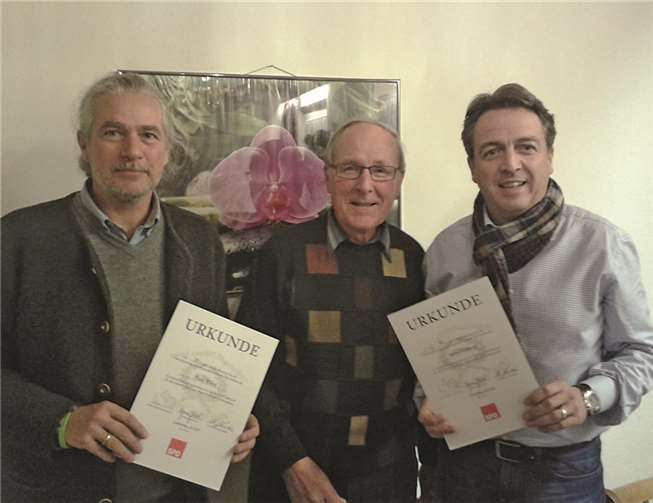 V.l.n.r.: Hans Bleck, Wilfried Gerdes und Bernd Gilberg bei der Ehrung für viele Jahre aktive Mitgliedschaft.privat