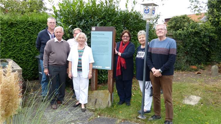V.l.n.r.: Hans-Joachim Unger, Wolfgang Heller, Gregor Moll (etwas verdeckt), Waltraud Piontek, Karin Palmert, Brigitte Haselwanter, Wilfried Mühlhausen).Foto: privat