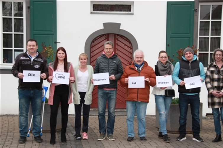 V.l.n.r.: Hendrik Börder, Silvia Jansen, Beate Eenhuis, Henning Wirges, Ferhat Cato, Katharina Aniskewitsch, Dominik Wirges, Karin Junk-Mergheni.  Foto: privat