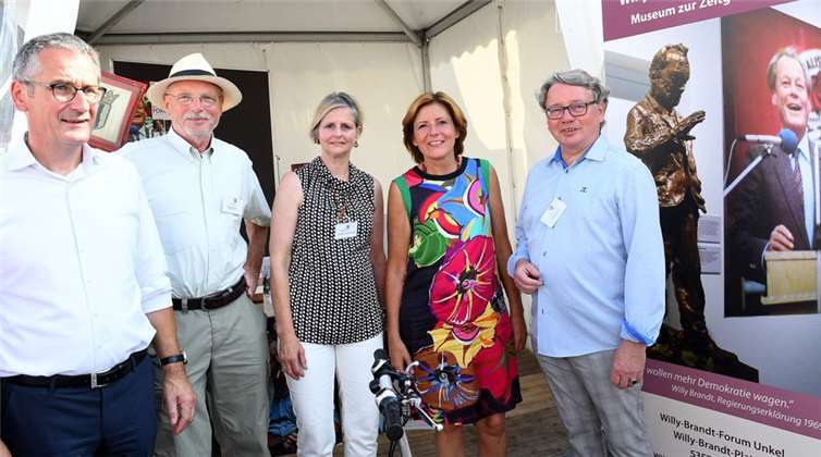 V.l.n.r.: Hendrik Hering, Winfried Baierlein, Christine Kramer-Grübel, Malu Dreyer, Christoph Charlier. Foto: privat