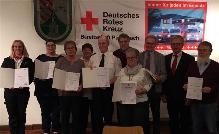 Dank für ehrenamtliches Engagement V.l.n.r.: Jennifer Wunsch, Jasmin Bardutzky, Elisabeth Klein, Manuela Bardutzky, Markus Bischoffberger, Wolfgang Kunz, Anja Kroppach, Paul Noll, Werner Grüber und Hans-Peter Müller.privat