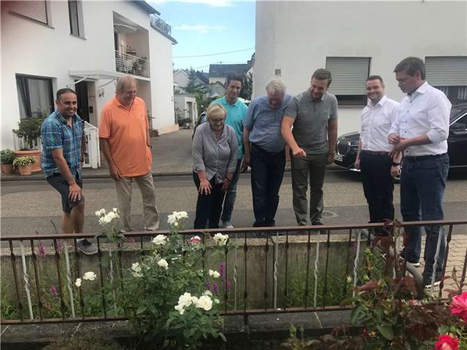 Vlnr: Jens Firmenich (CDU Gemeindeverbandsvorsitzender), Roland Lorenz, Anneliese Schuth, Ralf Volk (Vorsitzender CDU Brey), Manfred Jocham (Erster Beigeordneter), Christian Schuth (Fraktionsvorsitzender CDU Brey), Torsten Welling ( MdL), Christian Baldauf (MdL und Fraktionsvorsitzender im rheinland-pfälzischen Landtag). Foto: privat