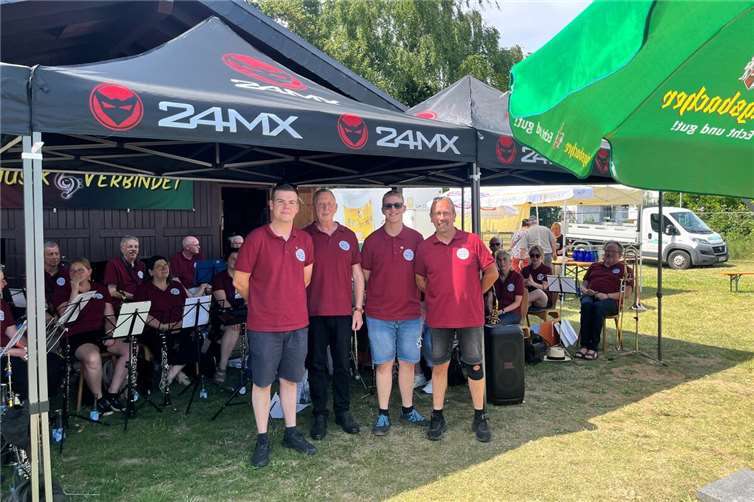 V.l.n.r. Jonas Nieskes, Helmut Rick, Christian Hahn, Vorsitzender: Karl Daheim  Fotos: privat