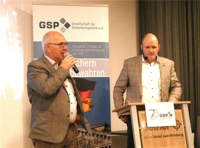 V.l.n.r.: Josef Schmidhofer, Daniel Hiller.  Foto: Brigitte Schmidhofer