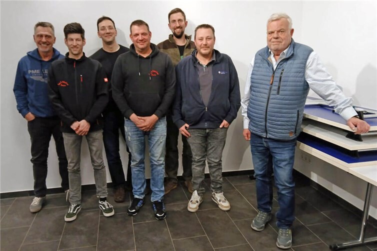 V.l.n.r.: Karl Hauck (Geschäftsführer a.D), Thomas Linka (Schriftführer a.D), Jürgen Heller (2. Vorsitzender), Peter Reusch (1. Vorsitzender), Tobias Wessler (Schatzmeister), Christoph Schmitz (Geschäftsführer), Frank Kästner (Schatzmeister).  Foto: Verein