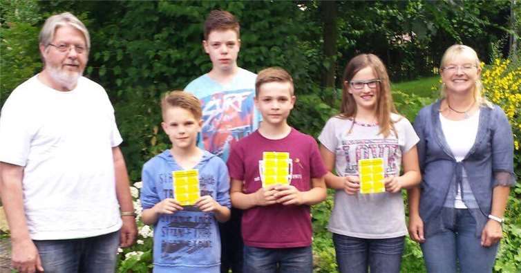 V.l.n.r. Karl-Horst Betzing, Yannik Effelsberg, Daniel Schwedhelm, Jonas Schwedhelm, Mara Felchtner, Eva Kramprich.Privat