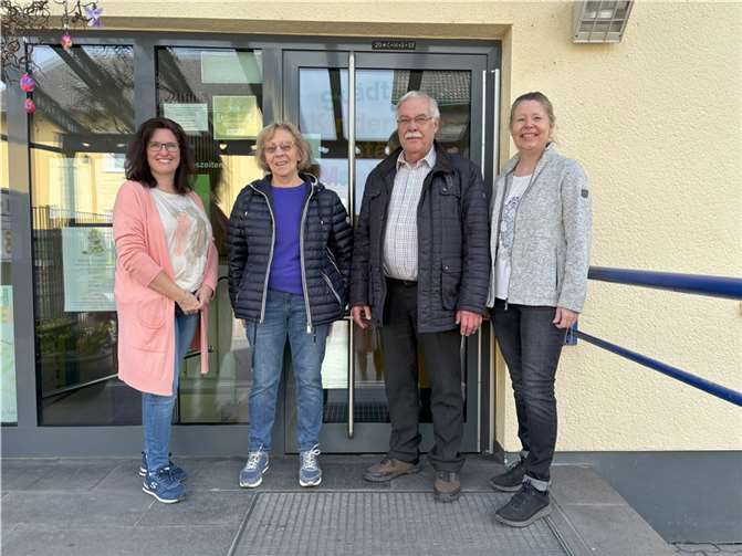 V.l.n.r. KiTa-Leiterin Tanja Menzel und die FWG-Mitglieder Renate Ackermann, Winfried Günther und Anja Langenbahn freuten sich, dass es nur Positives zu besprechen gab. Foto: Anna-Lena Kron