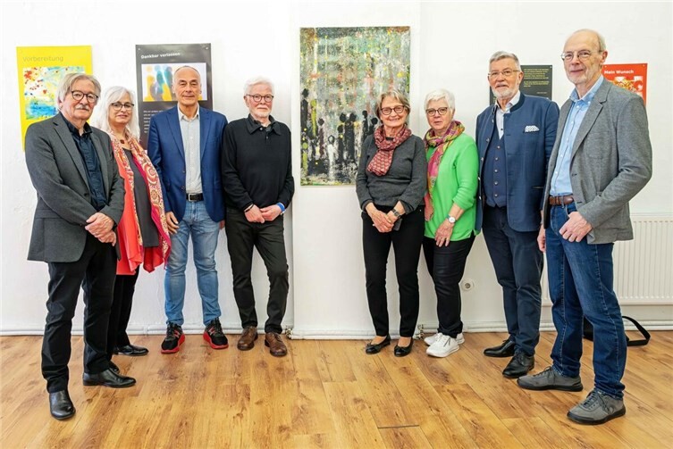 V.l.n.r.: Klaus Krumscheid, Ruth Zimmermann, Detlef Nonnen, Friedhelm Kurtenbach, Roswitha Gottbehüt, Hanna Kohl, Wolfgang Walter, Stefan Wester.  Foto: Ines Langs
