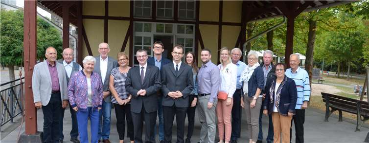 V.l.n.r.: Kurt Schulden, Karl Moskopp, Anita Moskopp, Clemens Neises, Gabriele Theis, Dr. Alexander Saftig, Christian Schnack, David Kubis, Nika Wihard, Torsten Welling, Laura Welling, Anton Reiter, Helga Fürst, Arno Probstfeld, Christa Gügel, Klaus Doebert. privat