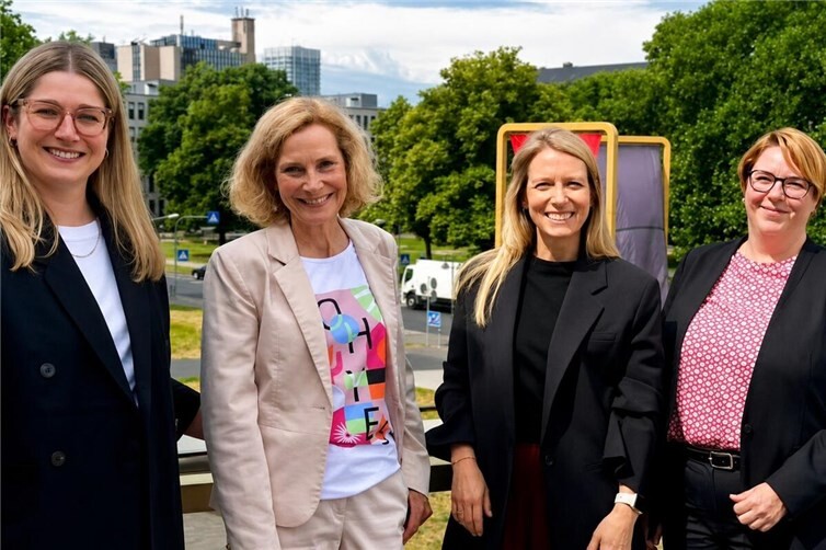 V.l.n.r.: Lena Werner, Anna Köbberling, Marlene Gottwald, Ksenia Stähle-Müller (Fraktionsreferentin)