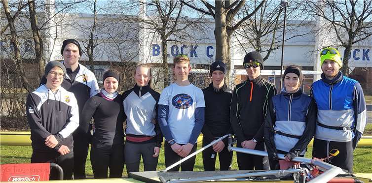 (V.l.n.r.: Leon Spies, Florian Stein, Julia Bischof, Hanna Walter, Simon Haible, Julian Harwardt, Steffen Theisen, Katharina Nitzsche und Tim Bier. ).privat