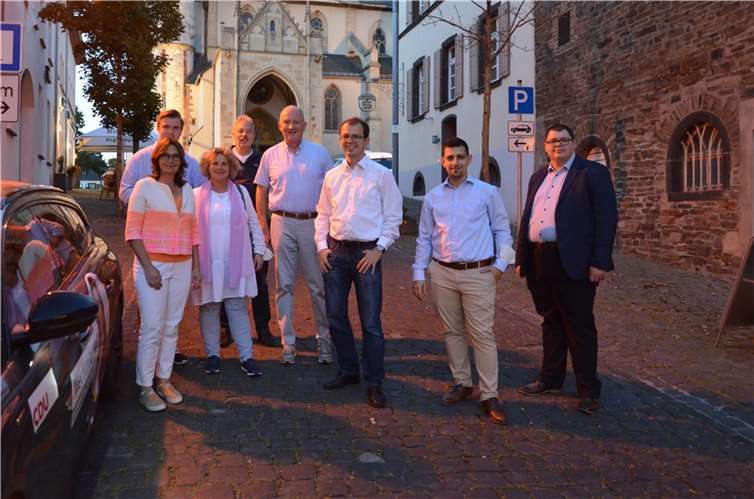 V.l.n.r.: Luca Dötsch, Mechthild Heil, Claudia Schneider, Dirk Fust, Gerhard Raspiller, David Kubis, Evanggelos Pechlivanidis, David Eilert. Foto: JU