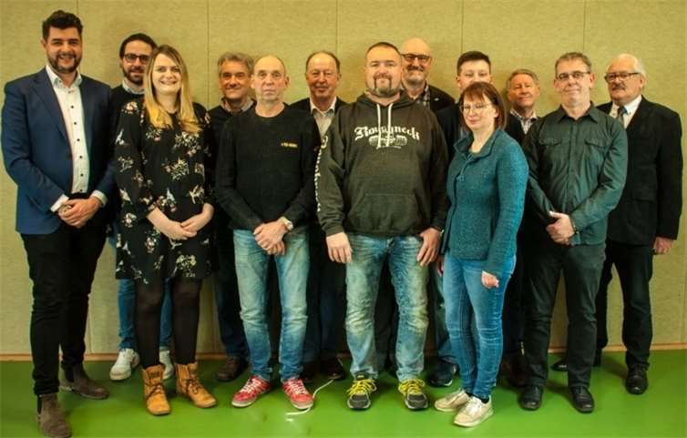 V.l.n.r.: Marco Wagner, Nicolas Siebke, Stefanie Litz, Ralf Lüdecke, Axel Rams, Reiner Herzog, Uwe Lenz, Heinrich Malcher, Erika Knobloch, Moriz Schulte-Sutum, Bernd Gross, Dirk Fischer, Josef Wagner Es fehlen: Markus Reifenhäuser und Niclas Reifenhäuser (wegen Feuerwehreinsatz) und Jürgen Altmann. Foto: privat