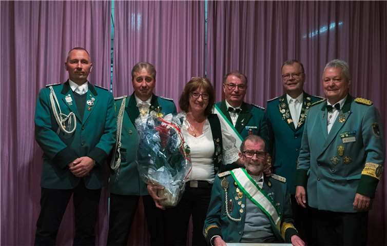 V.l.n.r.: Marcus Haupt, Heinz-Josef Schmitz, Elsbeth Noll, Severin Schmitz, Wolfgang Kader, Walter Honerbach. Vorne: Rainer Noll.Foto: privat