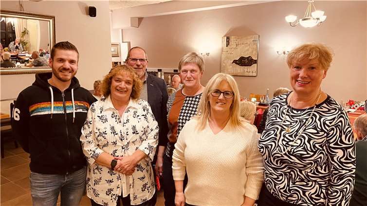 V.l.n.r.: Marius Köbbing, Regina Pelzer, Rainer Beyer, Karin Weber, Karoline Monschau, Elke Köbbing  Foto: Heimatverein Baachpörtzer