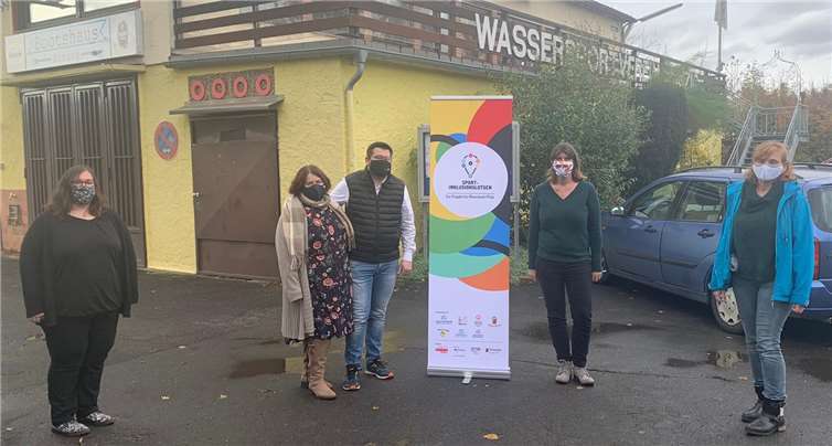 V.l.n.r.: Melanie Schumann (Mitglied Jugendausschuss), Jugendwartin Frauke Weller, 1. Vorsitzender Markus Weller, Sport-Inklusionslotsin Katja Froeschmann sowie stellvertretende Jugendwartin Kerstin Schmitz. Foto: Wassersportverein Sinzig