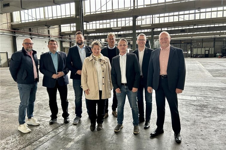 V.l.n.r.: Michael Lochner, Landrat Jörg Denninghoff, Oberbürgermeister Lennart Siefert, Tanja Steeg, Sven Eckhardt, Christoph Noack, Andreas Minor und Thilo Steiger. Fotos: Eva Dreiser / Stadtverwaltung Lahnstein