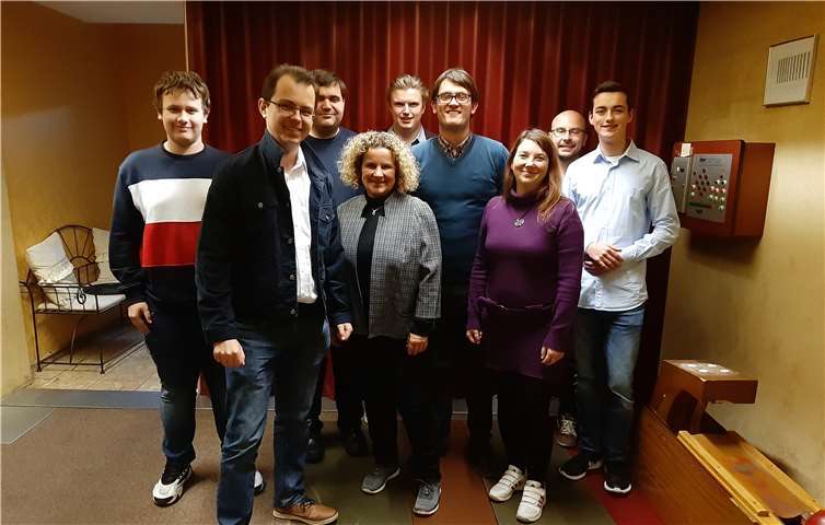 V.l.n.r.: Nicolas Paul, David Kubis, Christian Schneider, Claudia Schneider, Luca Dötsch, Christian Schnack, Miriam Löhle, Wladimir Kolke, Gero Strobel. Foto: JU Maifeld