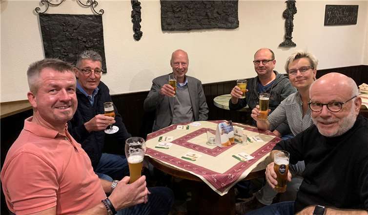 V.l.n.r. Ortsbürgermeister Hammerstein Jörg Jungbluth, Ortsbürgermeister Leutesdorf Heinz-Willi Heisterkamp, Jörg Scheinpflug, Guido Göttes, 1. Beigeordnete Stadt Bad Hönningen Diana Göttes, Beigeordneter VG Bad Hönningen Urs Exner. Foto: privat