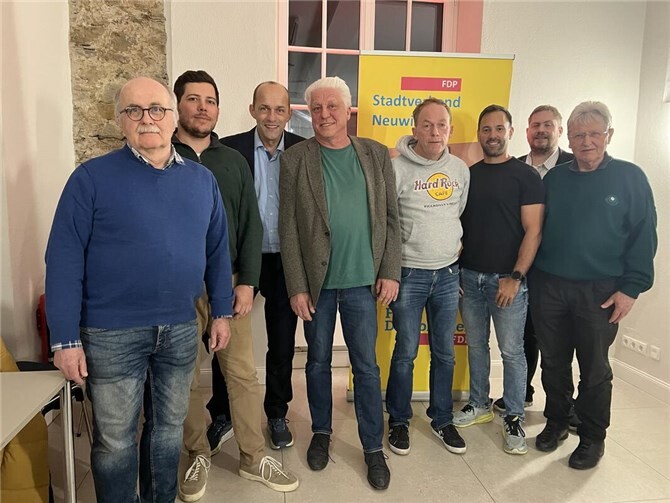 V.l.n.r.: Peter v. Prillwitz, Thomas Zeitz, Alexander Buder, Prof. Dr. Ralph Westerhoff, Stefan Puderbach, René Reinhard, Stefan Thoma und Dr. Peter Hess.  Foto: Bärbel Birkenbeil