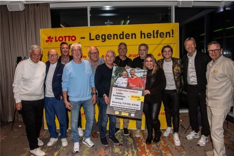 V.l.n.r Reiner Meutsch, Wolfgang Kleff, Dimo Wache, Fredy Doetsch, Paul Schmitz, Hans-Werner Bartz, Eike Immel, Katharina Steinmetz, Vincent Gross, Guido Buchwald und Edgar Euro Eddy Schmitt