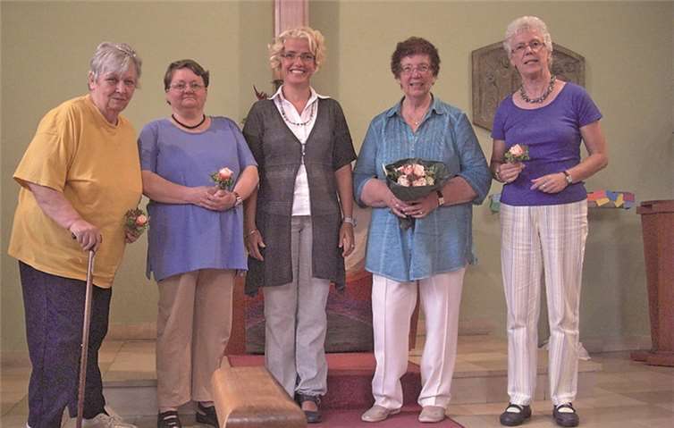 V.l.n.r.: Renate Kohlhammer, Rita Tautermann, Pfarrerin Elke Smidt Kulla, Dieta Ditzel (verabschiedet aus dem Team), Susanne Schneider (neu im Team). Privat