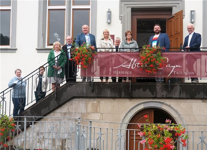 V.l.n.r.: Resi Bendel, Ulrike Matz, Beigeordnete Loni Wellert, Werner Kroneberger, Erster Beigeordneter Bernhard Wiemer, Gaby Zils, Stellvertretende Vorsitzende des Seniorenbeirates, Kätheliese Simon, Rita Rehfisch, Bürgermeister Christoph Mohr und Seniorenbeiratsvorsitzender Manfred Hendrichs.Foto: privat