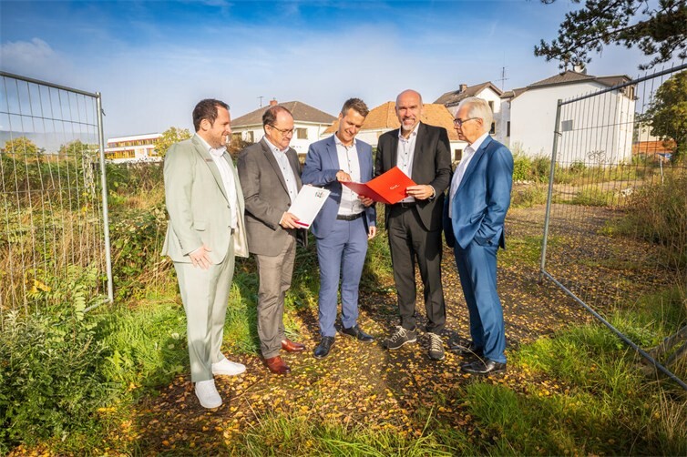 V.l.n.r.: Sascha Stuntz, Herbert Wiemer, Pascal Rowald, Guido Mombauer und Hermann-Josef Pelgrim freuen sich auf die gemeinsame Zusammenarbeit.