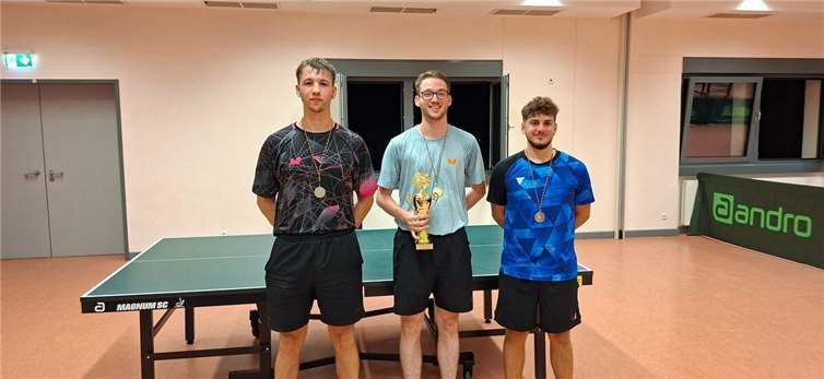 V.l.n.r.: Sieger im Einzel: Niklas Kamp, Maximilian Alfter, Till Krautscheid. 