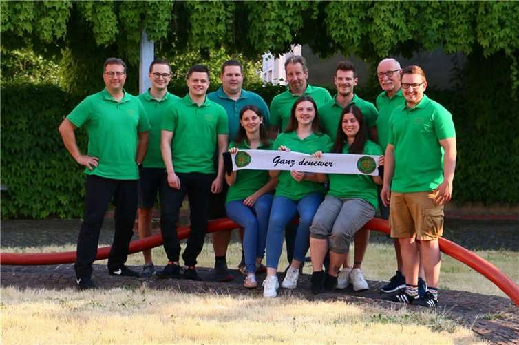 V.l.n.r. Stephan Lütkemeier, Janik Bernardi, Tim Fink, Christian Günther, Anita Bonk, Andreas Hehl, Rhea-Maria Fischer, Björn Kuppler, Marina Reichert, Rudi Pretz, Dominik Pretz.  Foto: KG „Ganz denewer“ Mülhofen 1950 e.V.