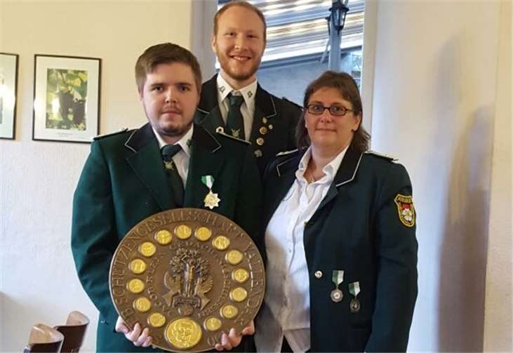 V.l.n.r. Tobias Rosenbach (links), Thomas Philippsen (mitte), Nicole Mayer (rechts).Privat