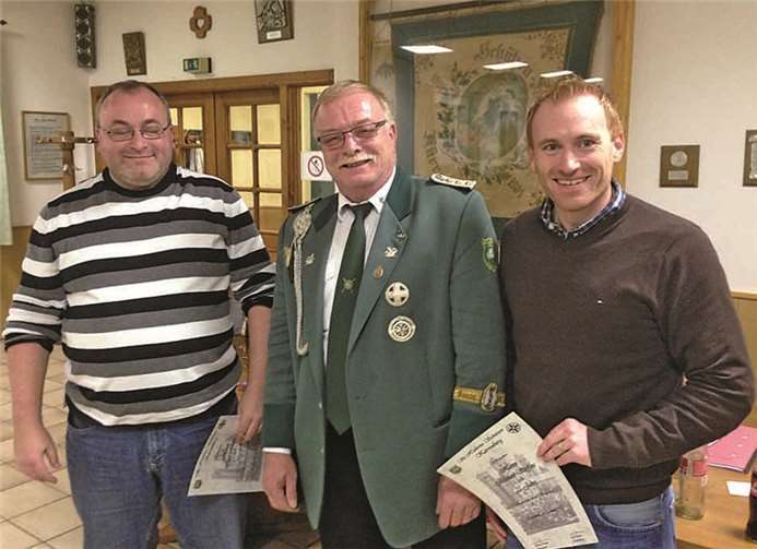 V.l.n.r.: Toni Steffens, Helmut Wagner und Michael Steffens bei der Ehrung. privat