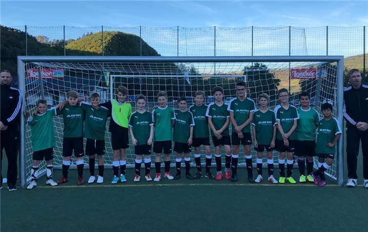 V.l.n.r. Trainer Klaus Meyer, Julian Alfter, Sören Wendling, Lorenz Forsmann, Lukas Bersch, Marlon Kray, Enrico Zisgen, Joshua Enkirch, Silas Etzkorn, Noah Conrad, Marlon Zerfas, Elias Meyer, Nick Tide, Fabian Dietz-Mendoza, Ali Alali, Trainer Matthias Kray Es fehlt: Mohammed Al-Hamood.TSV Lehmen