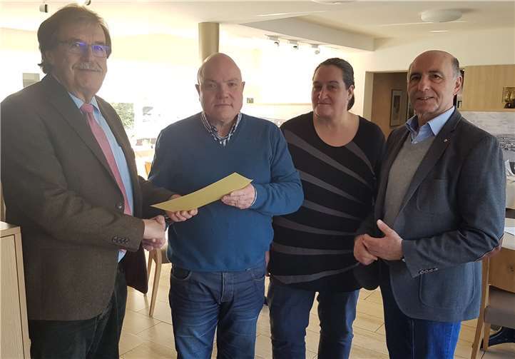 V.l.n.r. Verbandsvorsteher Klaus Bell, Thomas Zender, Personalratsvorsitzende Iris Neukam und Rudi Zenz (Vorsitzender des Fördervereins der KMS). Foto: KMS