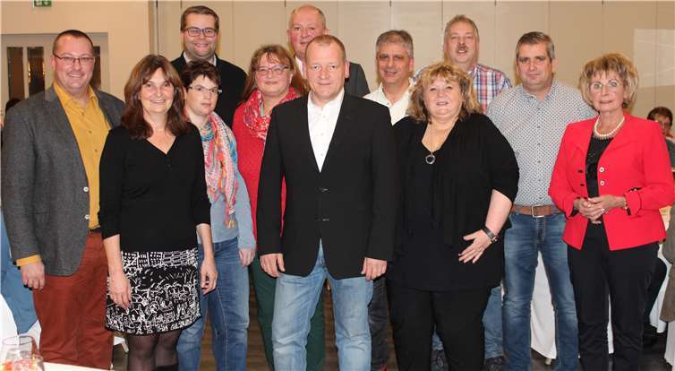 V.l.n.r.: Vorsitzender Gino Gilles, Mechthild Heil (MdB), Michaela Reiter, Daniel Schnack, Mechthild Scholz, Gerhard Raspiller, Gerd Klasen, Andreas Kroker, Claudia Blotzki, Dirk Fust, Robert Ollig und Ingrid Gayl. CDU Maifeld