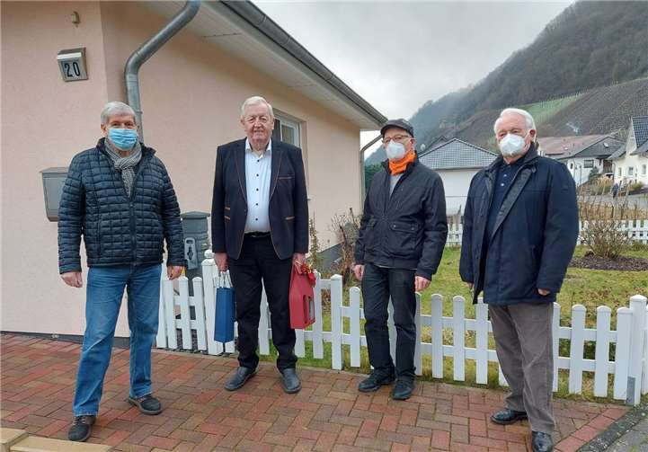 V.l.n.r.: Vorsitzender Helmut Fischer, „Geburtstagskind“ Bernd Heinz, Geschäftsführer F. R. Kreuzberg und Ehrenvorsitzender Peter Zetzsche. Foto: privat