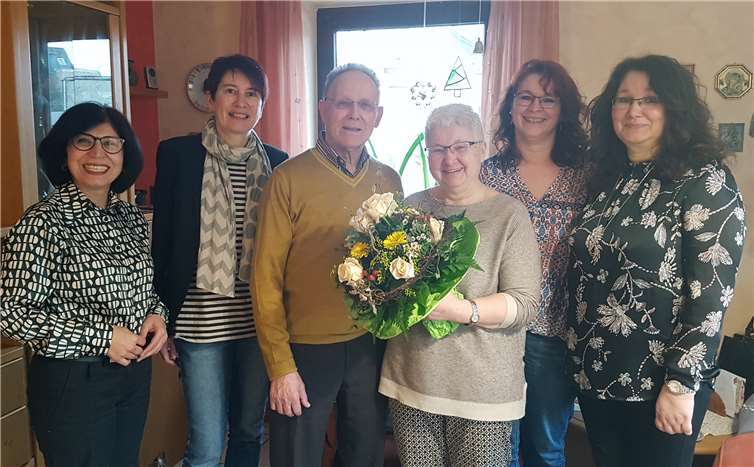 V.l.n.r: Zeynep Begen und Birgit Meyreis freuten sich mit Peter und Maria Koenen und ihren Töchtern. Foto:Stadt Bendorf am Rhein
