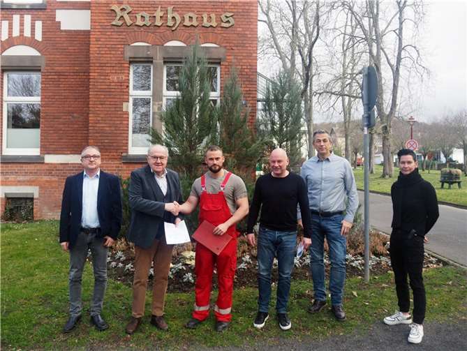 (V.l.n.r.): stv. Werkleiter Michael Frömbgen, Erster Beigeordneter Bernhard Wiemer, Abwassermeister Stefan Noll, Personalleiter Uli Kalb, Büroleiter Thomas Gutfrucht, Personalratsvorsitzende Ines Lindemann-Günther.  Foto: Stadt Bendorf