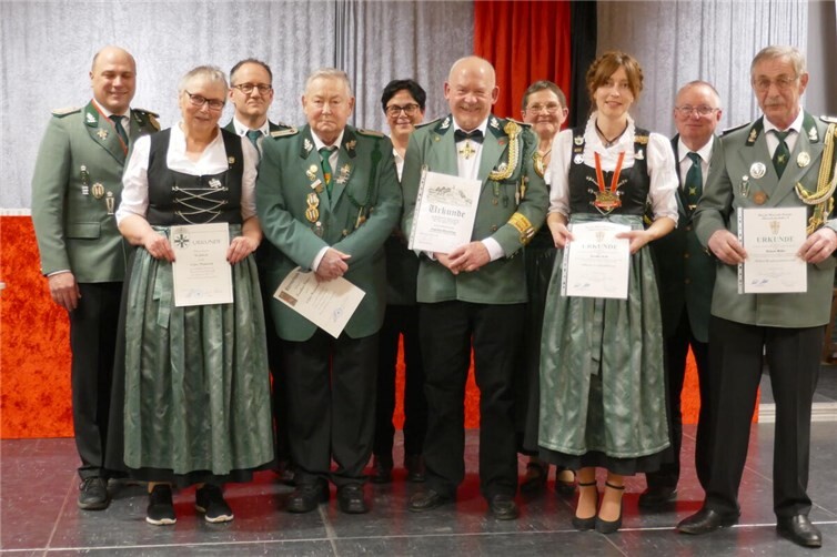 V.l.n.r. vorn Ute Jablonski, Dietmar Sauerborn, Joachim Bersching, Jennifer Junk, Roland Müller hinten Christoph Nolden, Markus und Cornelia Pleinen, Maria Böhm, Thomas Flamm.
