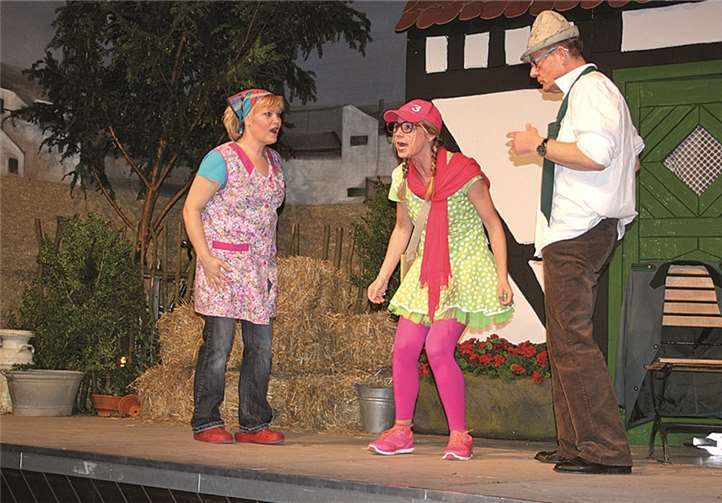 Völlig überrascht erfahren Jupp und Gerda vom Hauptgewinn.