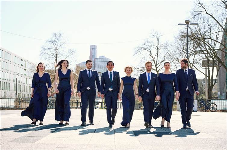 Vokalexkursion sind: Constanze Hose und Katharina Dombrowsky, Sopran; Helena Wery und Eva Stricker, Alt; Johannes Grewelding und Martin Meyer, Tenor; Dan Lawler und Christian Schare, Bass.  Foto: Matthias Morawetz