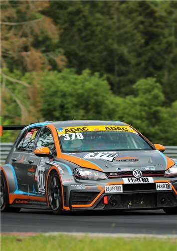 Volker Garm im, VW Golf TCR.