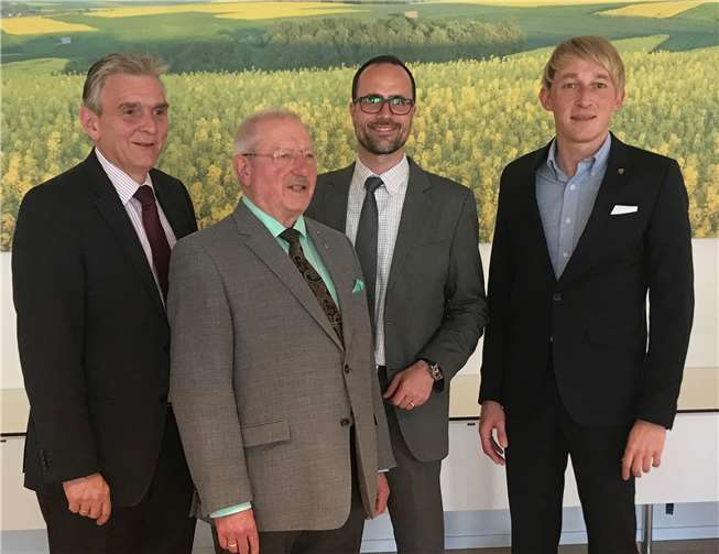 Volker Keßeler bekam die Ehrennadel für seine außergewöhnlichen, ehrenamtlichen Verdienste. Privat